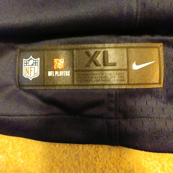 Nike - Picture 4 of 4